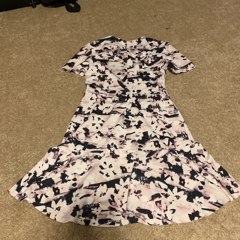 Gorgeous Ivanka Trump Water Color Dress - Picture 5 of 6